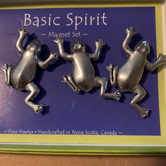 Magnets - Picture 2 of 3